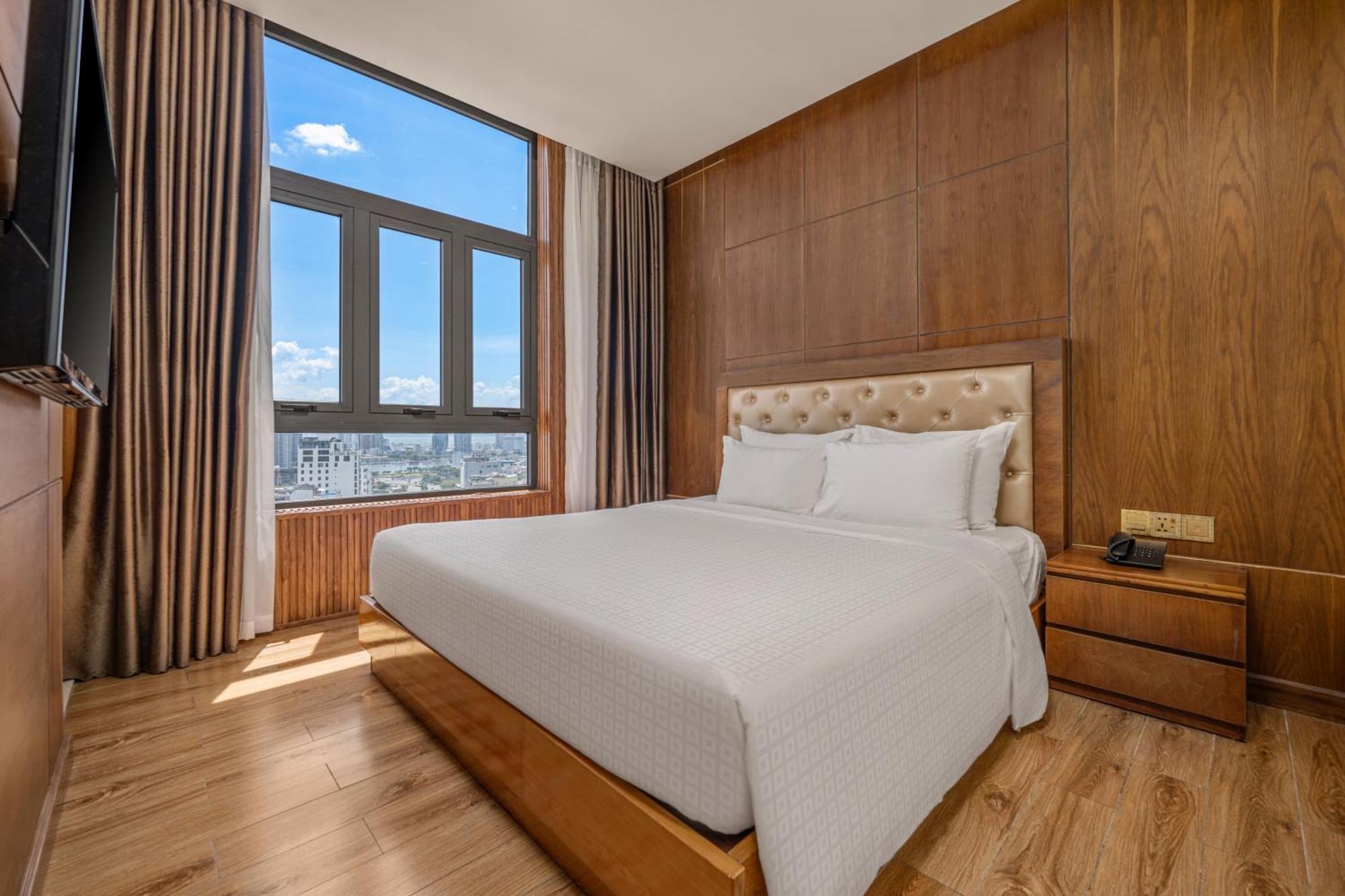 Hotel Nhu Minh Plaza 4*